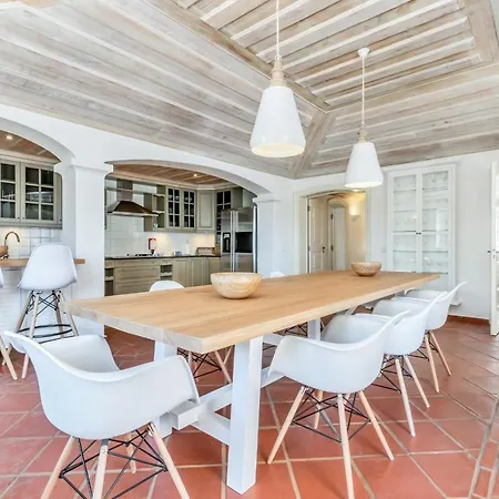 Sleeps 12 Pool Air Con Wifi Malhadais